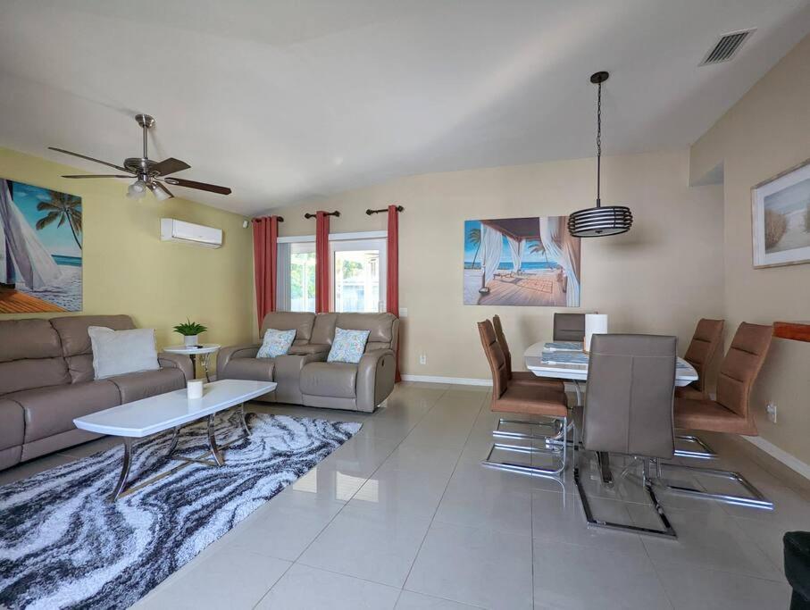 3Bed & 2Bath Property Couple Minutes From Siesta Key Beach & Downtown Sarasota Buitenkant foto