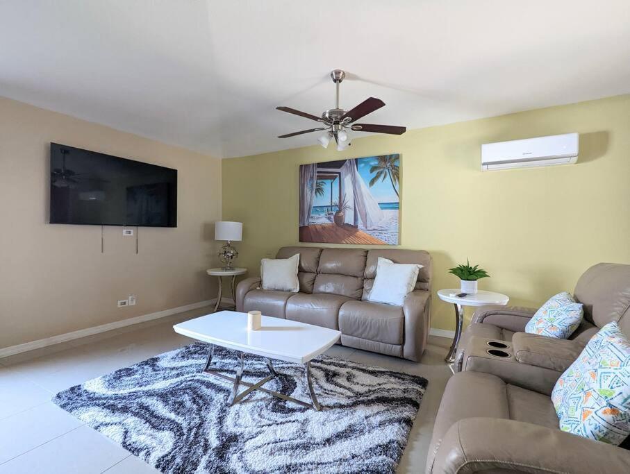 3Bed & 2Bath Property Couple Minutes From Siesta Key Beach & Downtown Sarasota Buitenkant foto